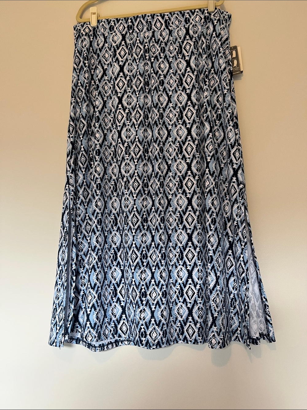 Women's Blue and White Patterned Maxi Skirt